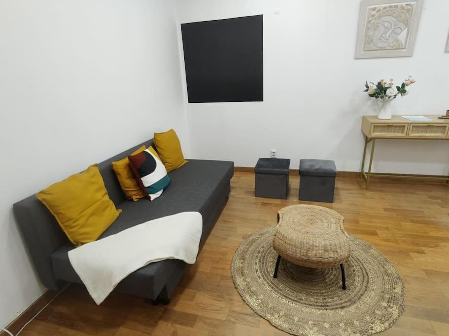 Sweet Little Orange Apartment Lisbon Exterior photo